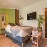 Cozy House - Fietsverhuur, Eigen Keuken En Badkamer Apartment